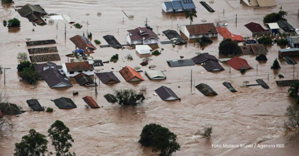 imagem aérea de bairro alagado