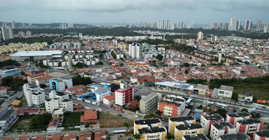 cidade brasileira vista de cima